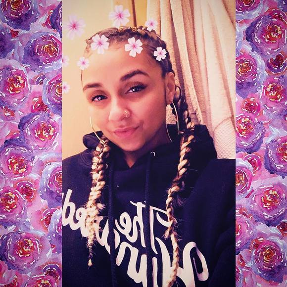 Meet your Posher, Deborah - Picture 1 of 1